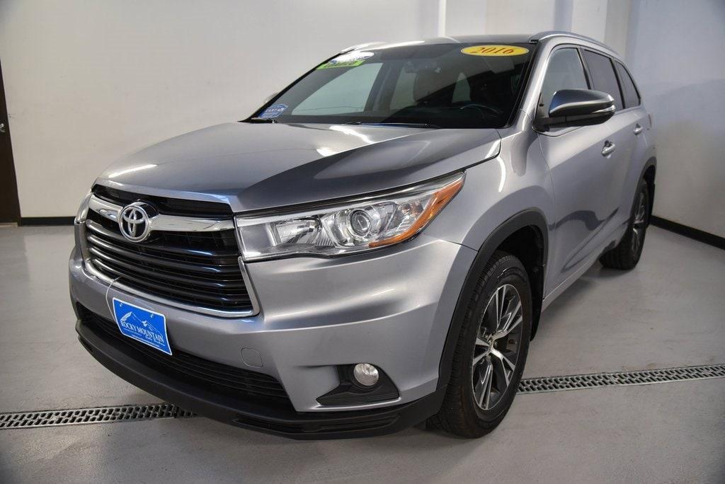 used 2016 Toyota Highlander car, priced at $19,593