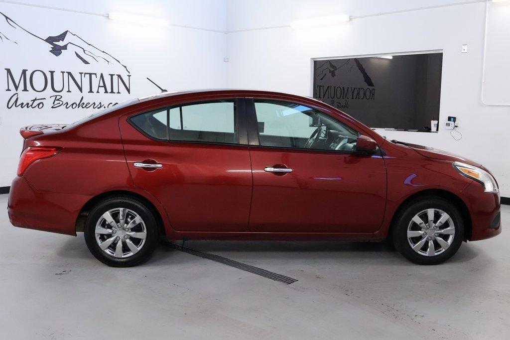 used 2019 Nissan Versa car