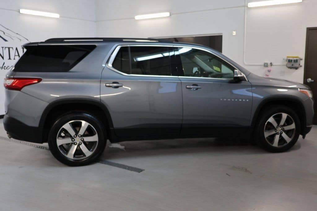 used 2021 Chevrolet Traverse car, priced at $29,963