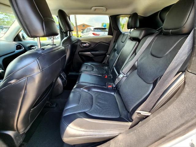 used 2019 Jeep Cherokee car, priced at $13,395