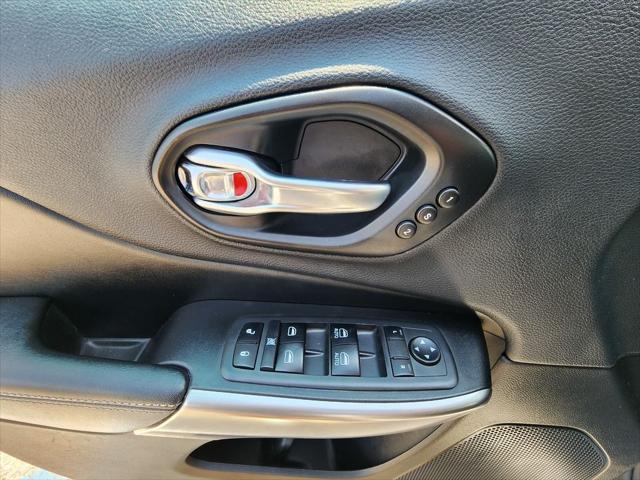 used 2019 Jeep Cherokee car, priced at $13,995