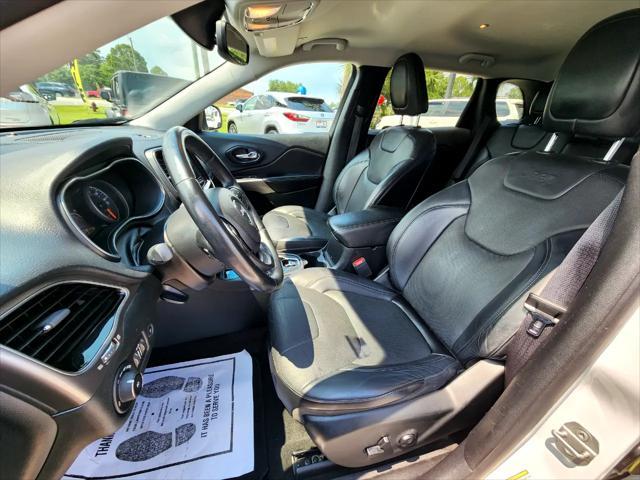 used 2019 Jeep Cherokee car, priced at $13,395