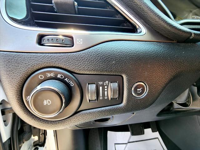used 2019 Jeep Cherokee car, priced at $13,395
