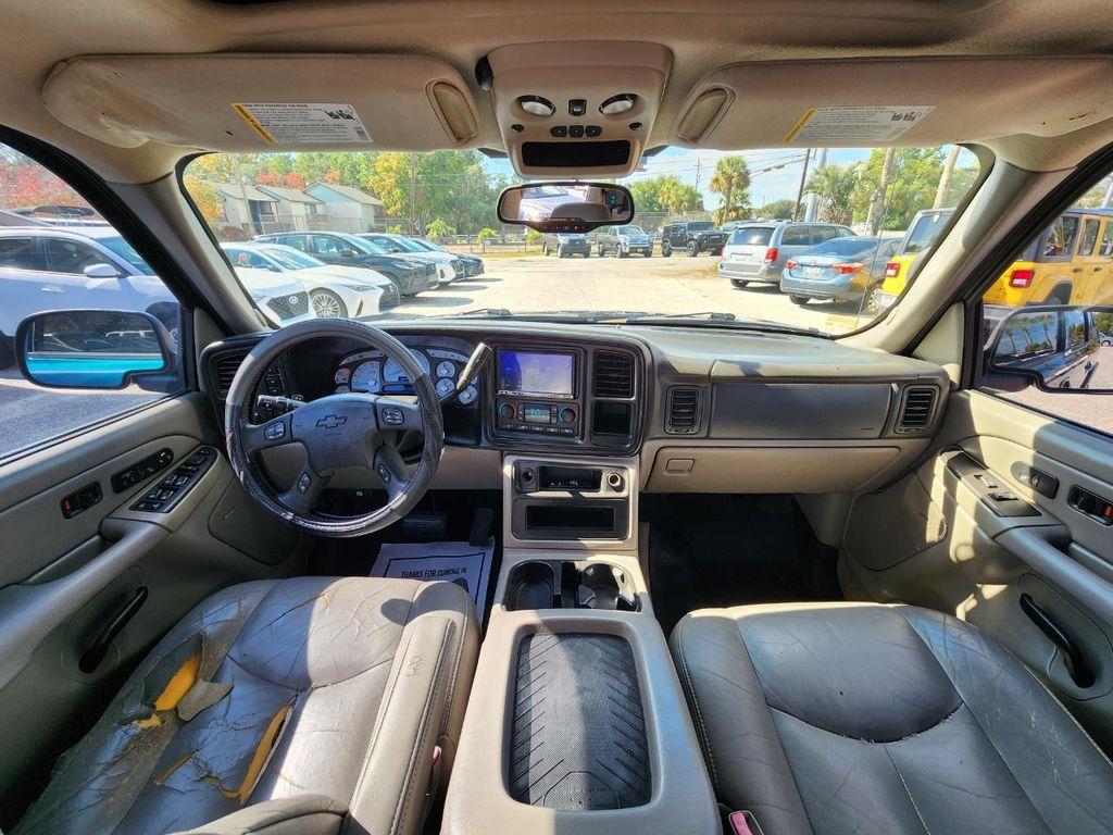 used 2005 Chevrolet Avalanche car, priced at $7,995