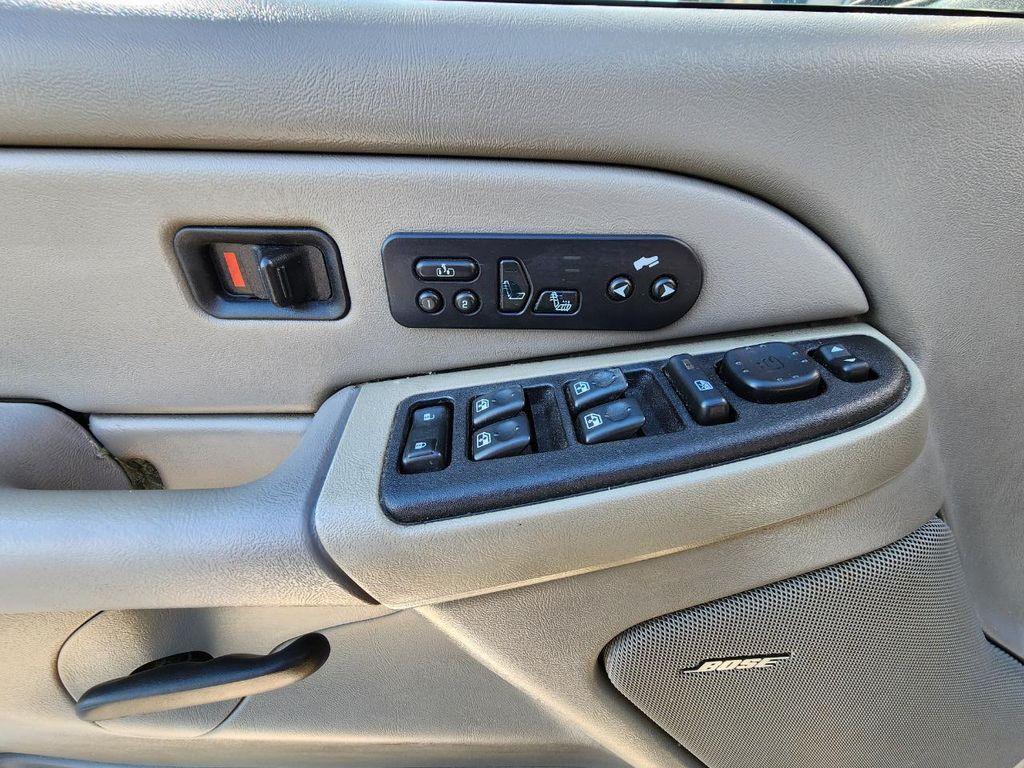 used 2005 Chevrolet Avalanche car, priced at $7,995