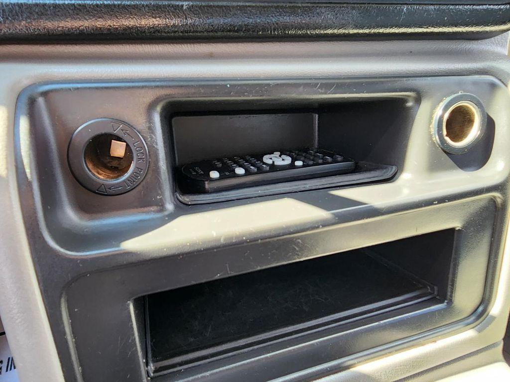 used 2005 Chevrolet Avalanche car, priced at $7,995