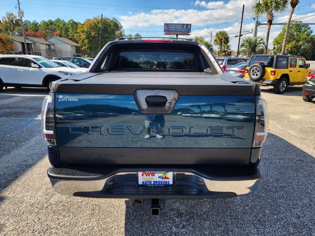 used 2005 Chevrolet Avalanche car, priced at $7,995