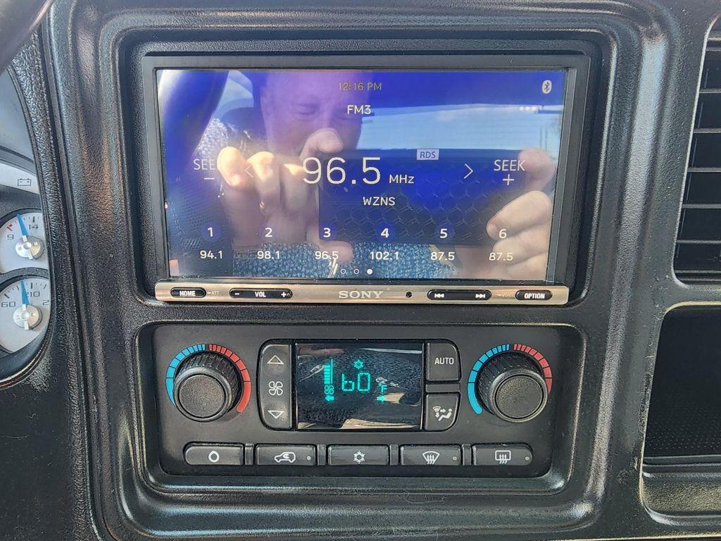 used 2005 Chevrolet Avalanche car, priced at $7,995