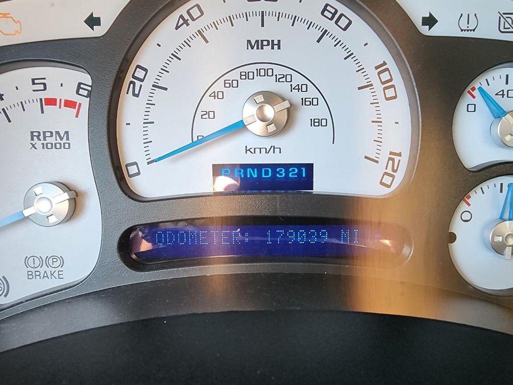 used 2005 Chevrolet Avalanche car, priced at $7,995