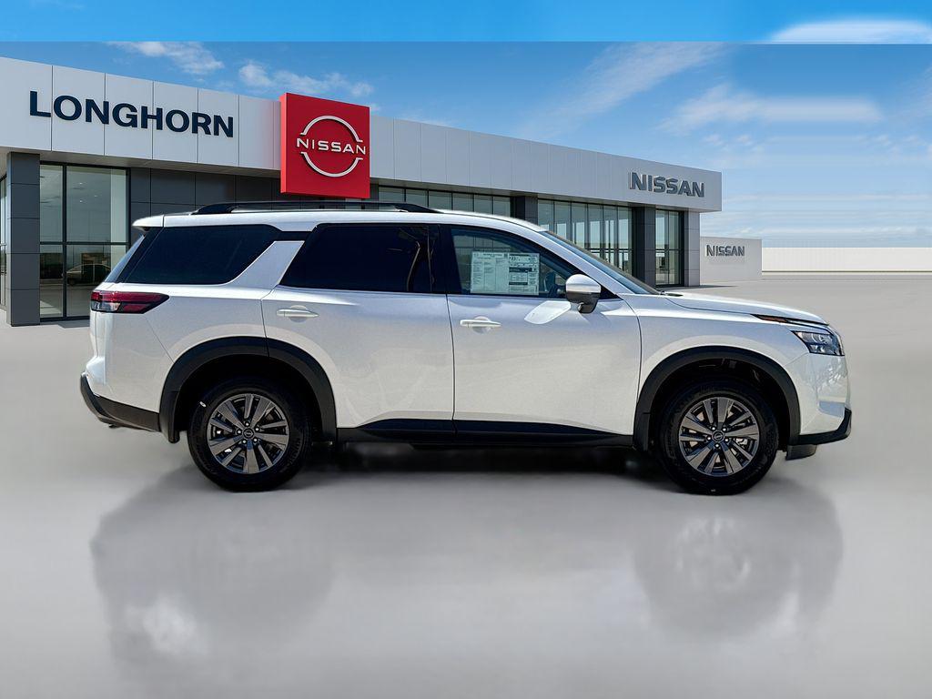 new 2025 Nissan Pathfinder car, priced at $31,900