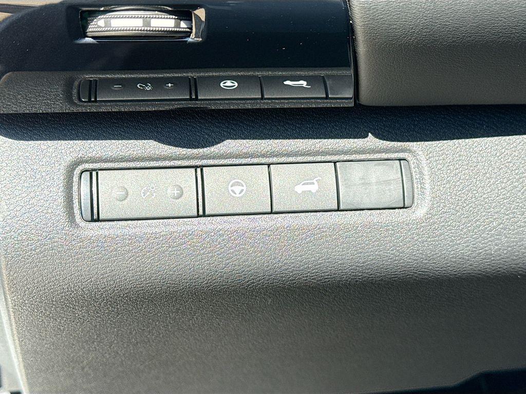 new 2025 Nissan Pathfinder car, priced at $31,900