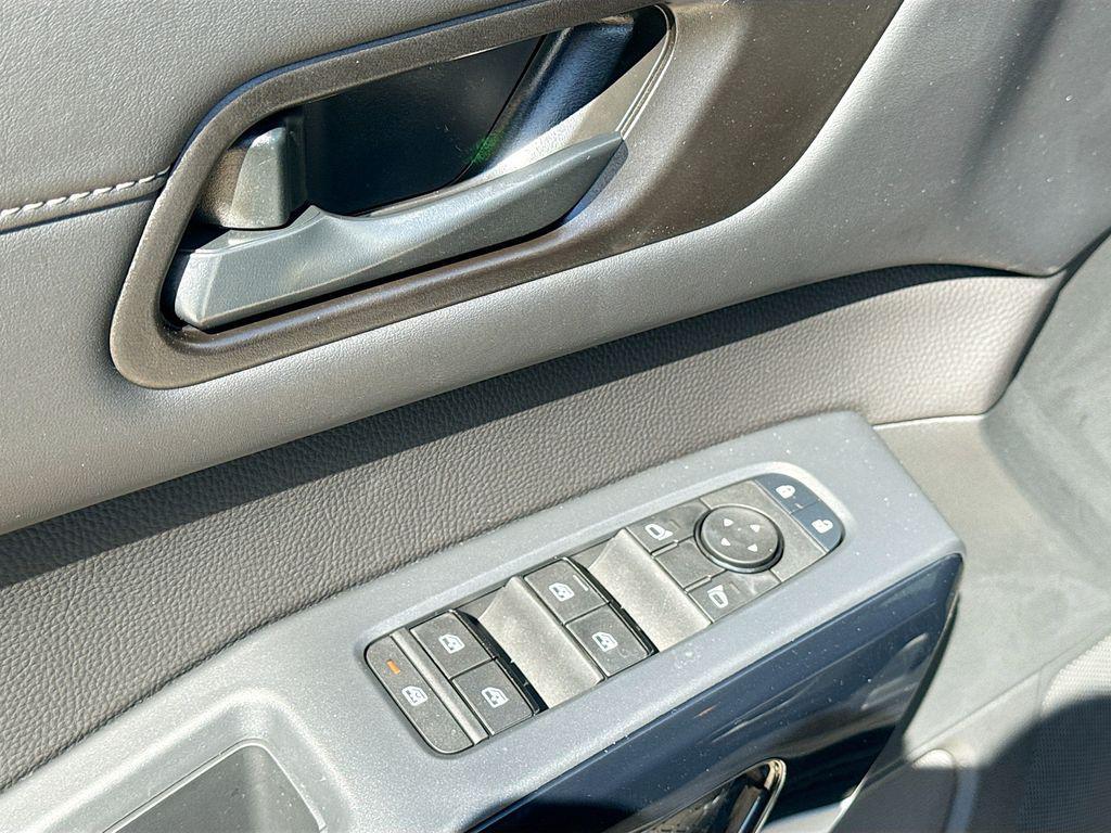 new 2025 Nissan Pathfinder car, priced at $31,900