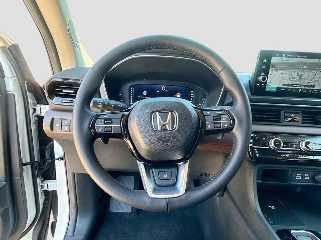 used 2025 Honda Pilot car, priced at $49,182