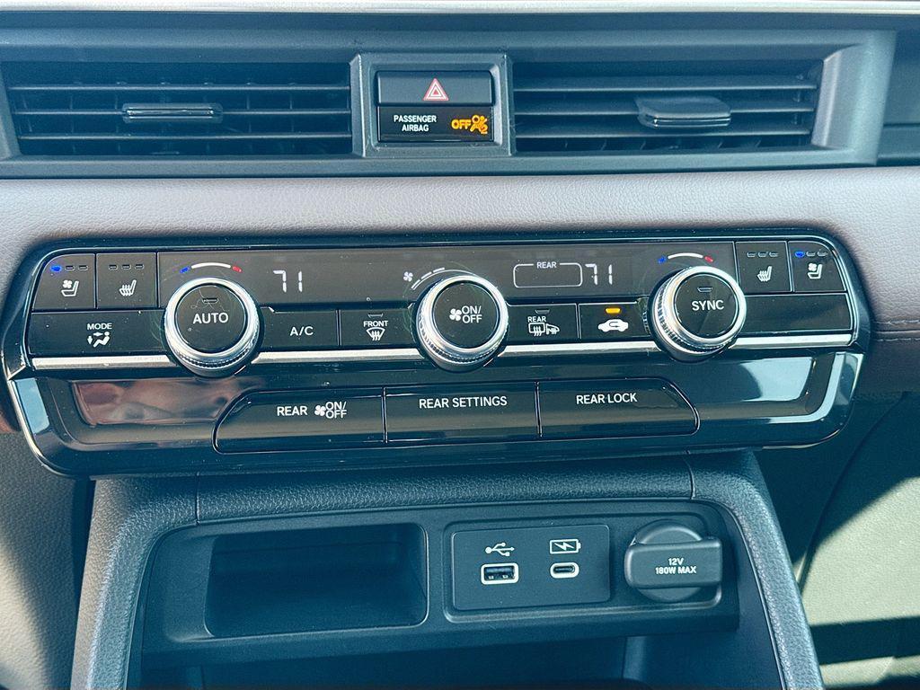 used 2025 Honda Pilot car, priced at $49,182