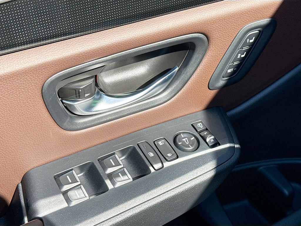 used 2025 Honda Pilot car, priced at $49,182