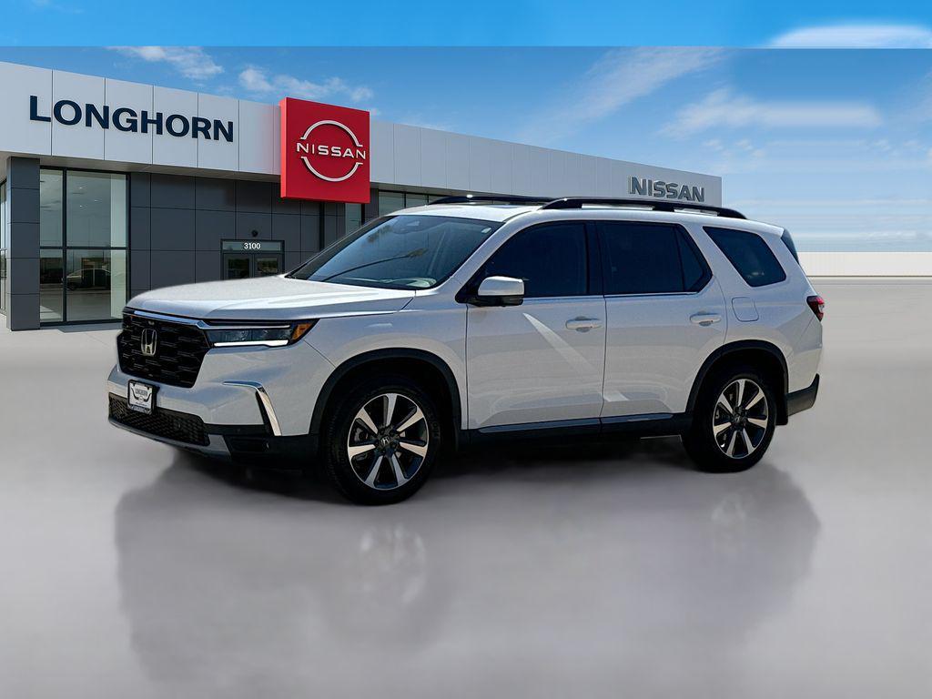 used 2025 Honda Pilot car, priced at $49,182