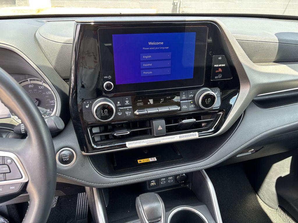 used 2024 Toyota Highlander car, priced at $34,700