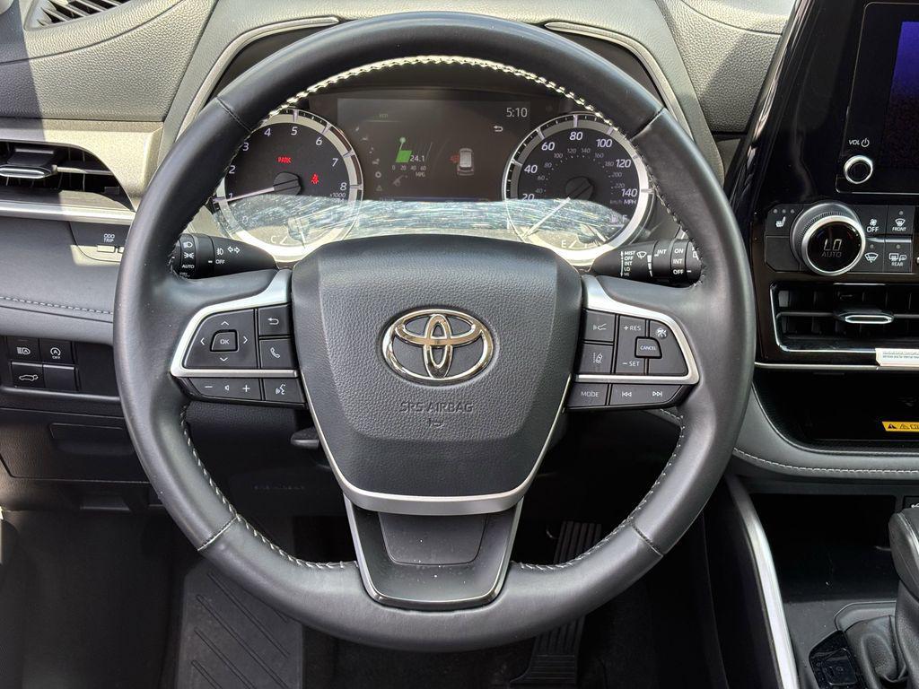 used 2024 Toyota Highlander car, priced at $34,700