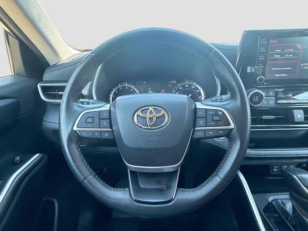 used 2022 Toyota Highlander car, priced at $31,982