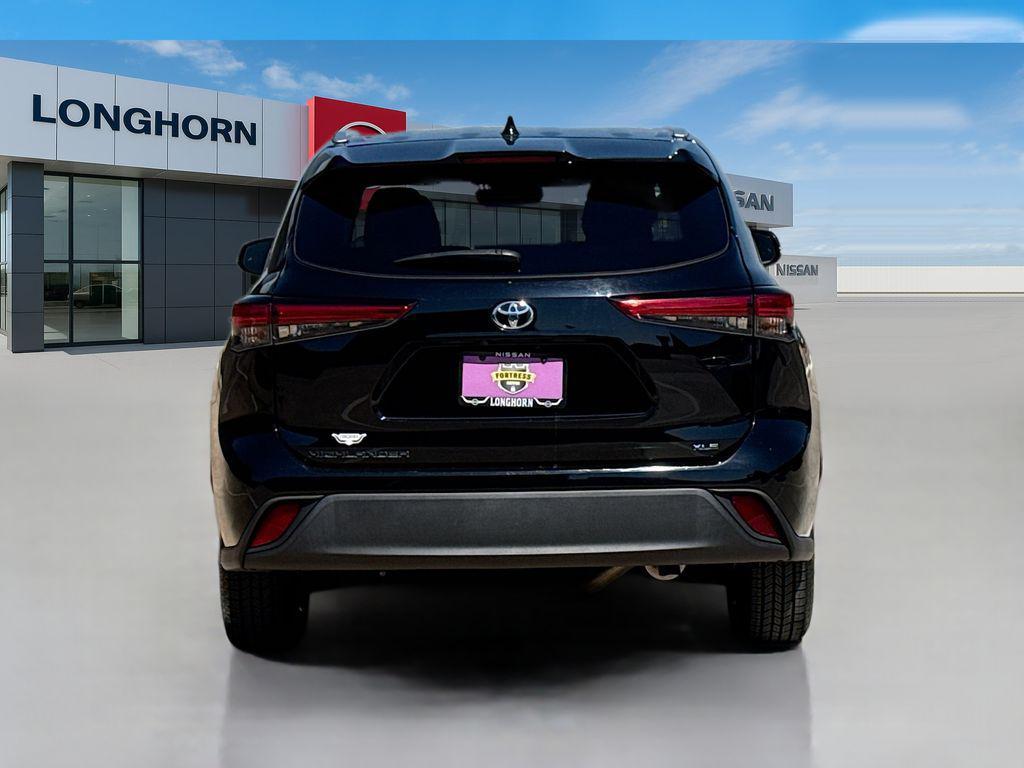 used 2022 Toyota Highlander car, priced at $31,982