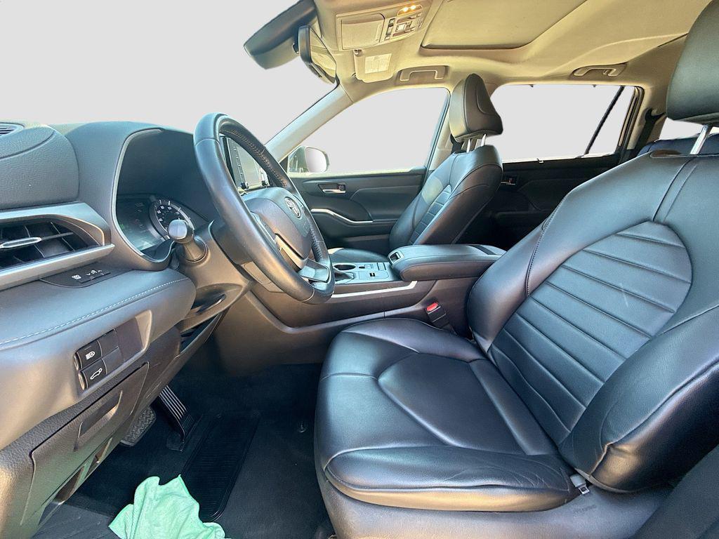 used 2022 Toyota Highlander car, priced at $31,982