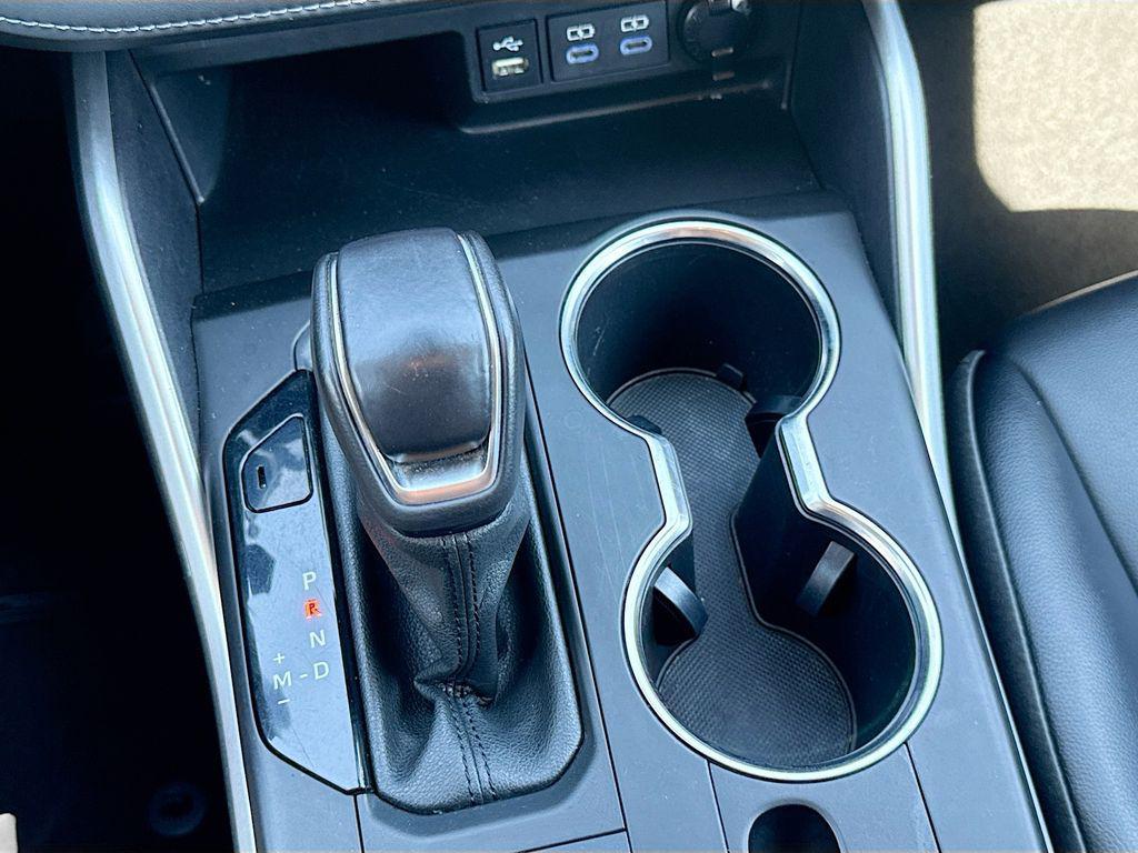 used 2022 Toyota Highlander car, priced at $31,982