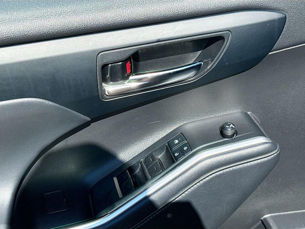 used 2022 Toyota Highlander car, priced at $31,982