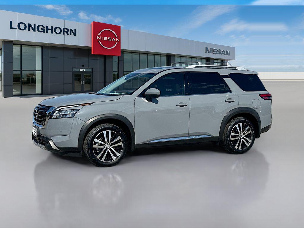 new 2025 Nissan Pathfinder car, priced at $42,602