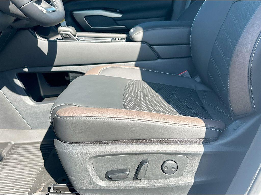 new 2025 Nissan Pathfinder car, priced at $48,535