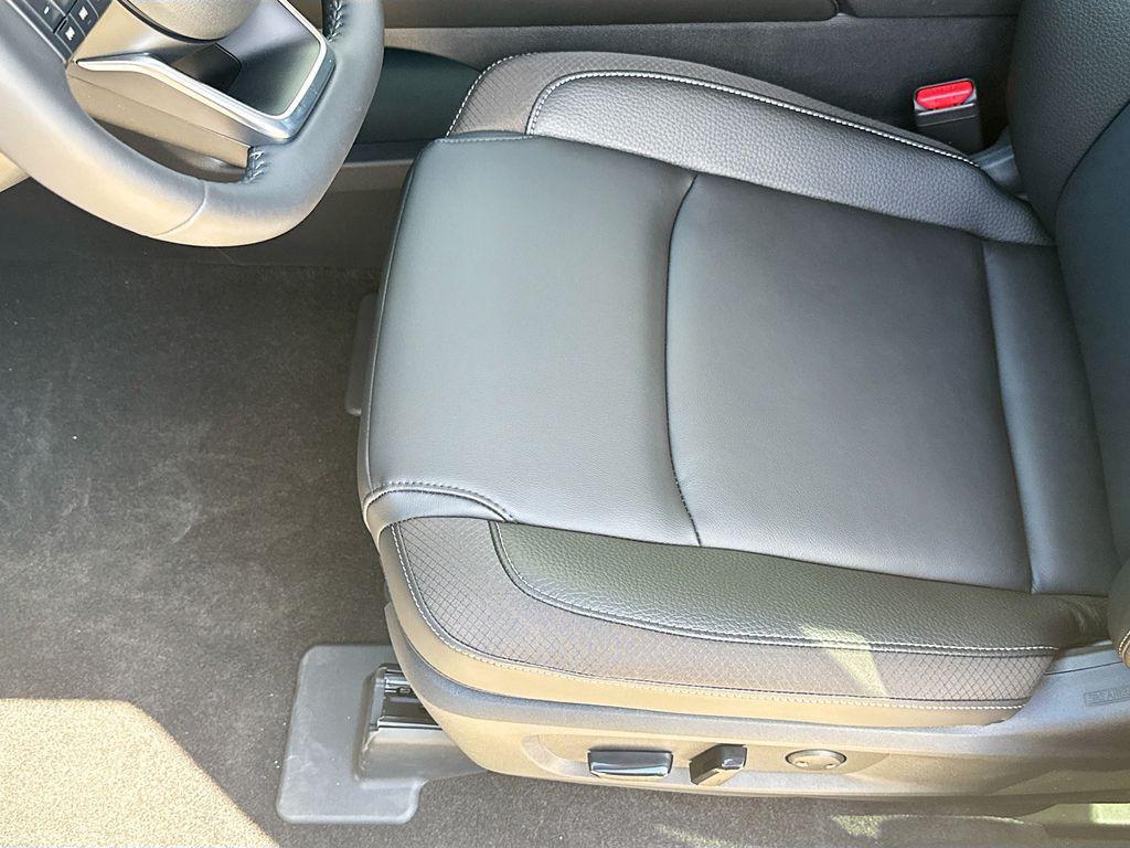 new 2025 Nissan Pathfinder car, priced at $40,400