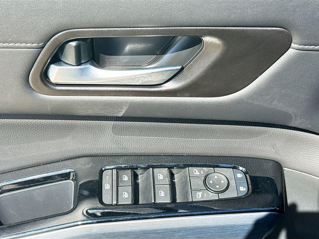 new 2025 Nissan Pathfinder car, priced at $40,400