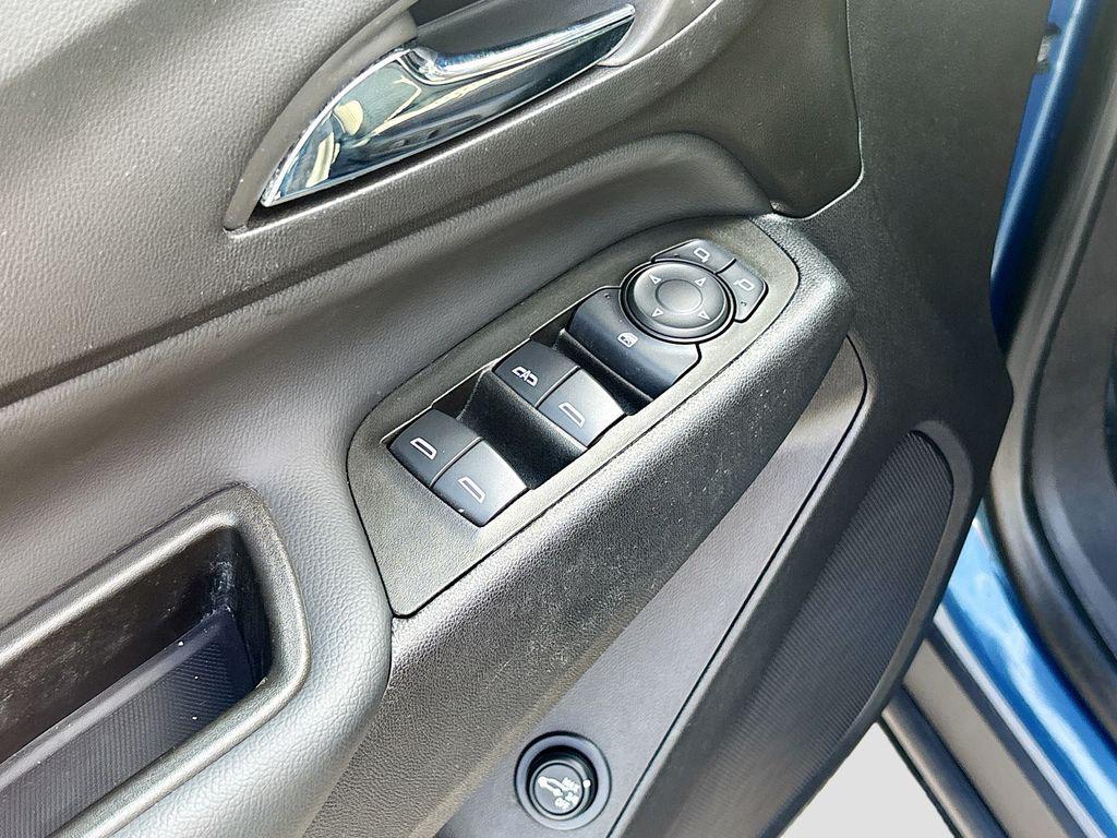 used 2024 Chevrolet Equinox car, priced at $22,582