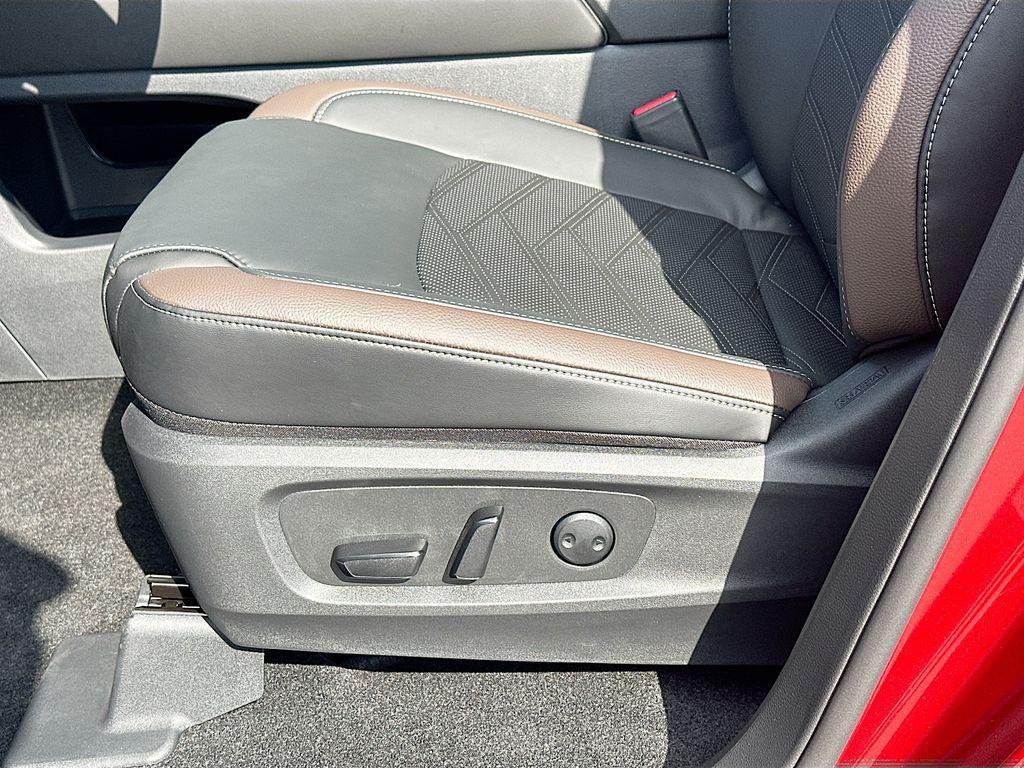 new 2025 Nissan Pathfinder car, priced at $42,284