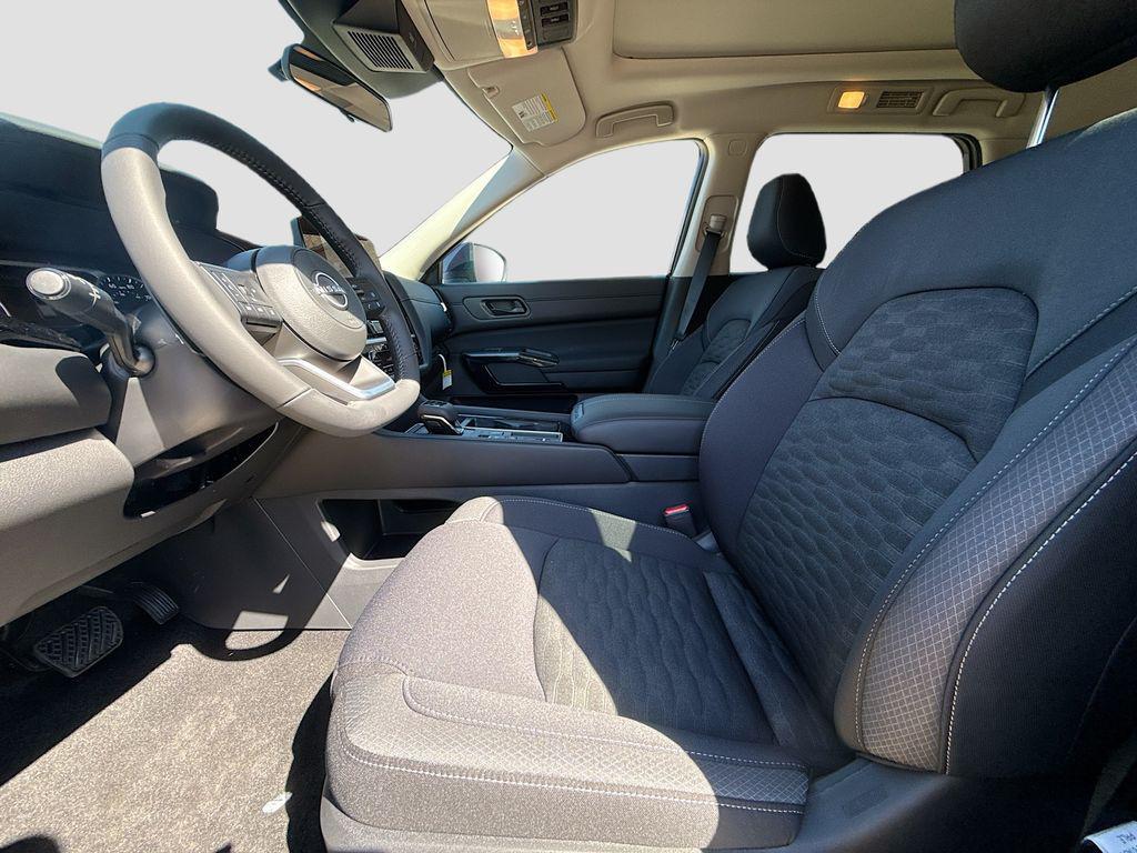 new 2025 Nissan Pathfinder car, priced at $32,900