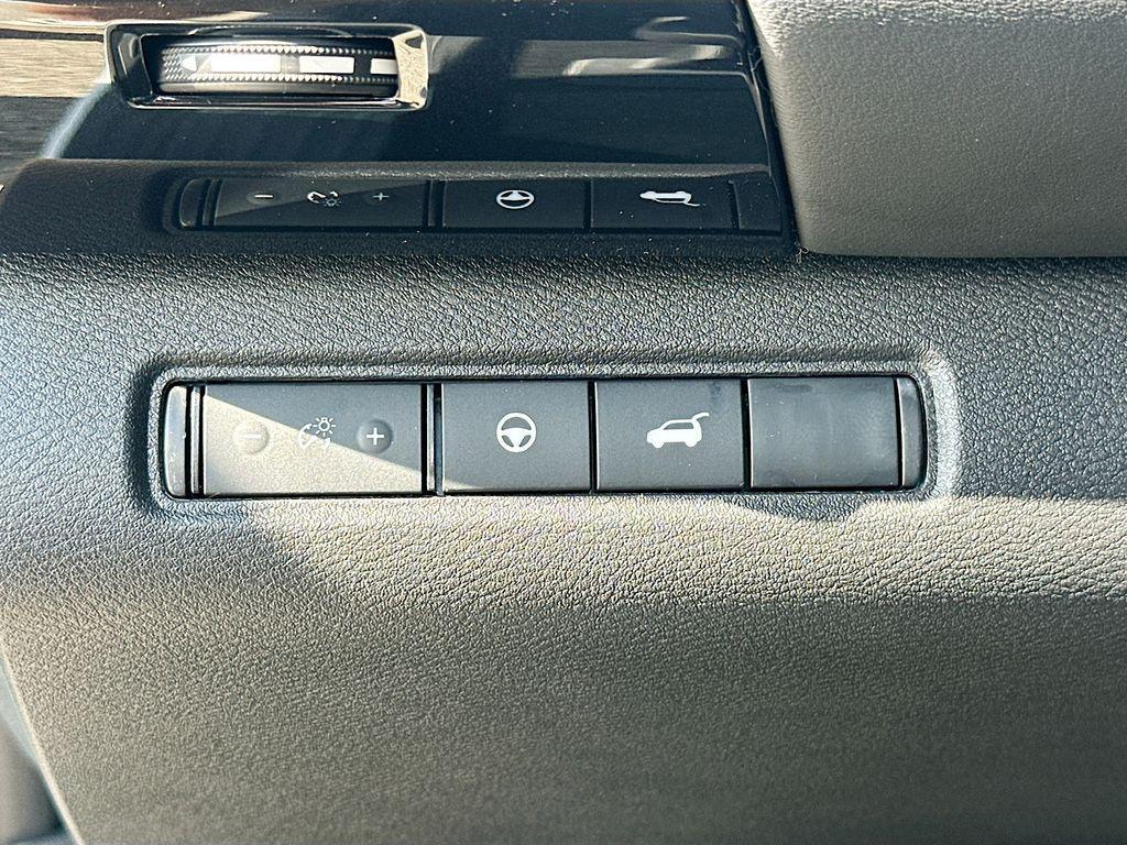 new 2025 Nissan Pathfinder car, priced at $33,561