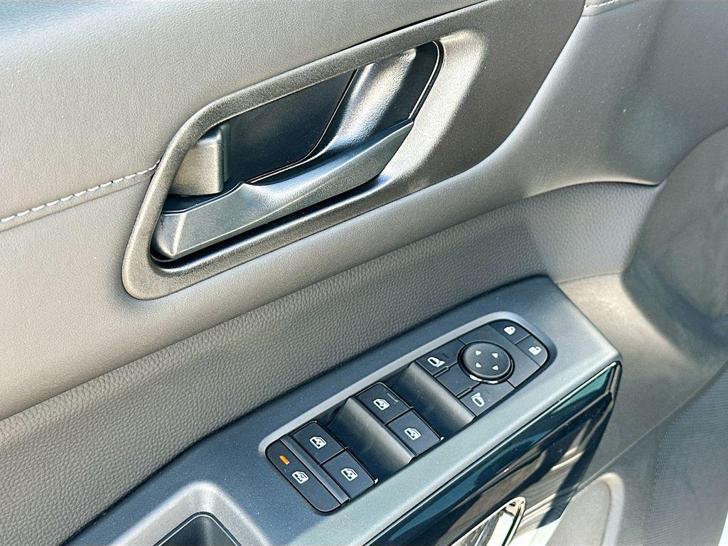 new 2025 Nissan Pathfinder car, priced at $33,561