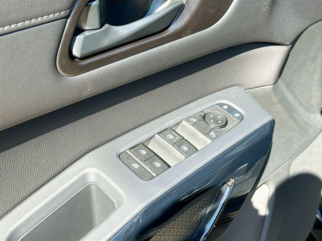 new 2025 Nissan Pathfinder car, priced at $31,000