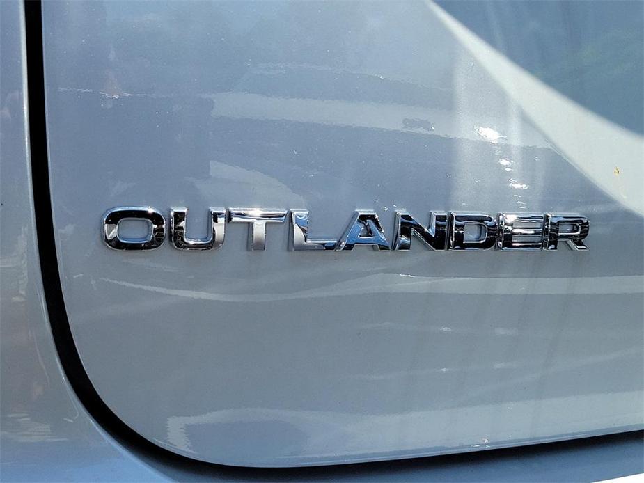 new 2024 Mitsubishi Outlander car, priced at $33,160