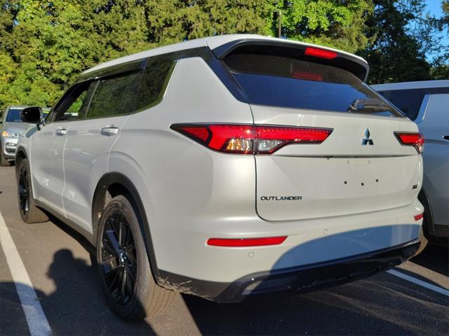 new 2024 Mitsubishi Outlander car, priced at $38,135