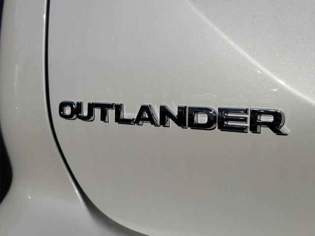 new 2024 Mitsubishi Outlander car, priced at $38,135