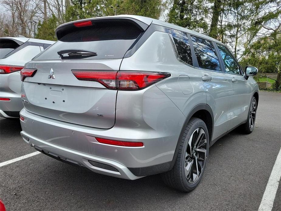 new 2024 Mitsubishi Outlander car, priced at $35,455