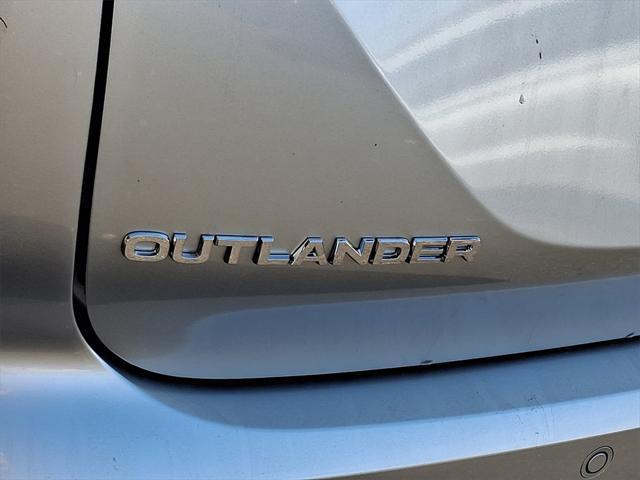 new 2024 Mitsubishi Outlander car, priced at $41,470