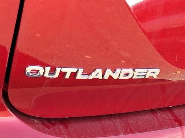 new 2024 Mitsubishi Outlander car, priced at $39,075