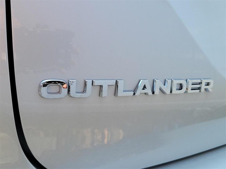 new 2024 Mitsubishi Outlander car, priced at $36,780