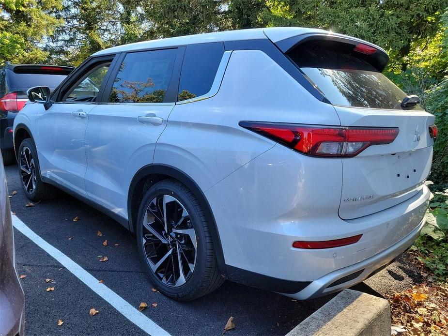 new 2024 Mitsubishi Outlander car, priced at $36,780