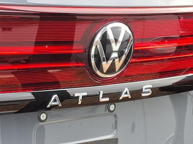 new 2025 Volkswagen Atlas car, priced at $49,576