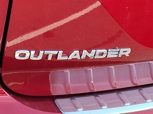 new 2024 Mitsubishi Outlander car, priced at $43,215