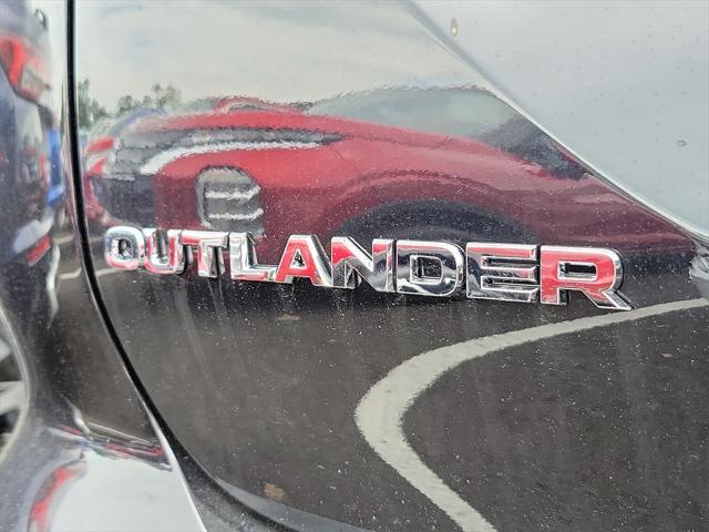 new 2024 Mitsubishi Outlander car, priced at $32,645