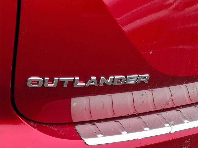 new 2024 Mitsubishi Outlander car, priced at $37,295