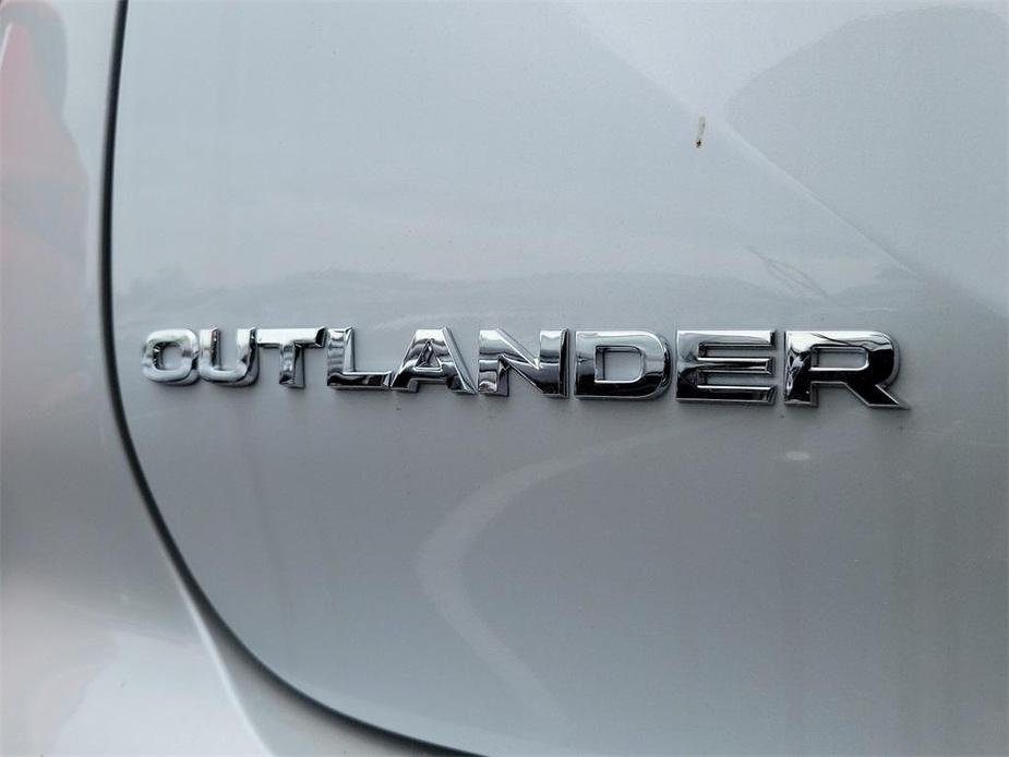 new 2024 Mitsubishi Outlander car, priced at $36,540